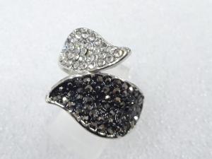 クリスタル　指輪(18号)